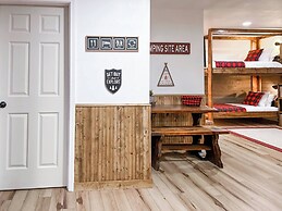 Mars Hill Cabin Retreat Mountain Views, Hot Tub, and Adventure Awaits