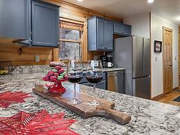 Mars Hill Cabin Retreat Mountain Views, Hot Tub, and Adventure Awaits