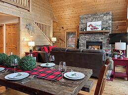 Mars Hill Cabin Retreat Mountain Views, Hot Tub, and Adventure Awaits