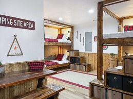 Mars Hill Cabin Retreat Mountain Views, Hot Tub, and Adventure Awaits