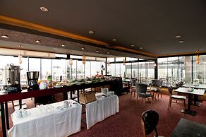 Grand Ambiance Hotel