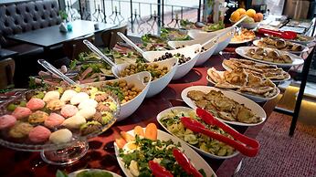 Grand Ambiance Hotel