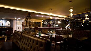 Grand Ambiance Hotel