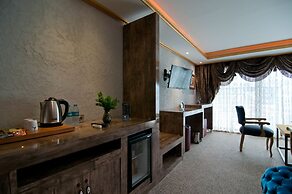 Grand Ambiance Hotel