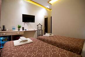 Grand Ambiance Hotel