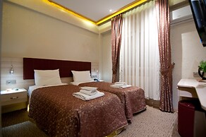 Grand Ambiance Hotel