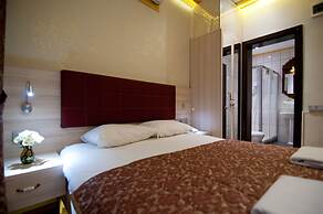 Grand Ambiance Hotel