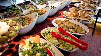 Grand Ambiance Hotel