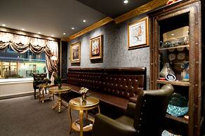 Grand Ambiance Hotel