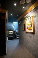 Grand Ambiance Hotel