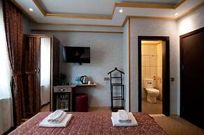 Grand Ambiance Hotel