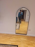 2 Beds Flat Centrally Located 2 Mins From Station