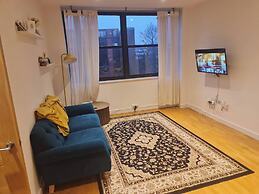 2 Beds Flat Centrally Located 2 Mins From Station
