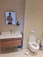 2 Beds Flat Centrally Located 2 Mins From Station