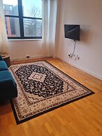 2 Beds Flat Centrally Located 2 Mins From Station