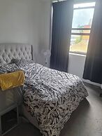 2 Beds Flat Centrally Located 2 Mins From Station