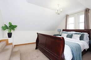 Greenknowes Entire Private Estate