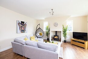 Greenknowes Entire Private Estate