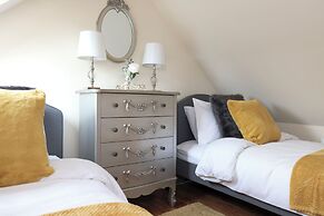 Greenknowes Entire Private Estate