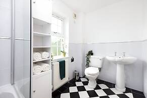 Greenknowes Entire Private Estate