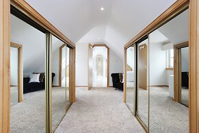 Greenknowes Entire Private Estate