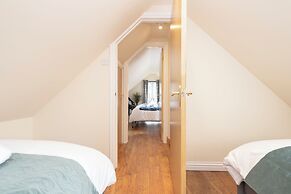 Greenknowes Entire Private Estate