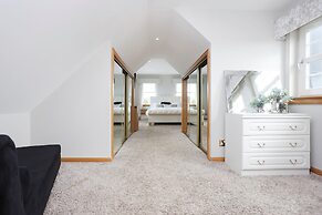 Greenknowes Entire Private Estate