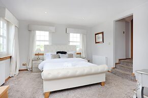 Greenknowes Entire Private Estate