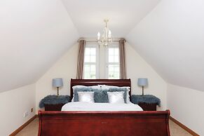 Greenknowes Entire Private Estate