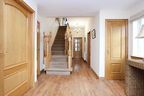 Greenknowes Entire Private Estate