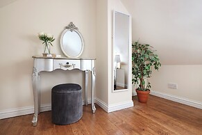 Greenknowes Entire Private Estate