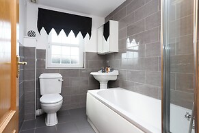 Greenknowes Entire Private Estate