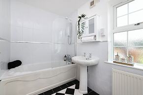 Greenknowes Entire Private Estate