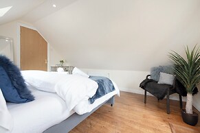 Greenknowes Entire Private Estate