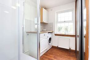 Greenknowes Entire Private Estate