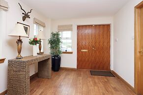 Greenknowes Entire Private Estate