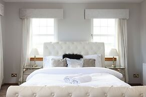 Greenknowes Entire Private Estate