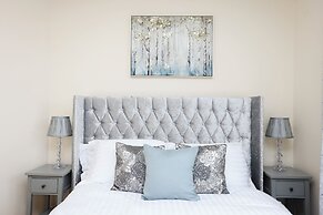 Greenknowes Entire Private Estate