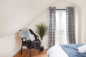 Greenknowes Entire Private Estate