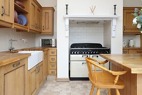 Greenknowes Entire Private Estate