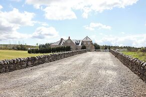 Greenknowes Entire Private Estate