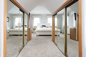 Greenknowes Entire Private Estate