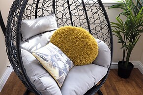 Greenknowes Entire Private Estate