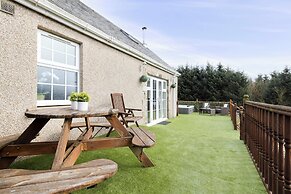 Greenknowes Entire Private Estate