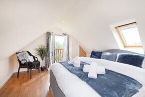 Greenknowes Entire Private Estate