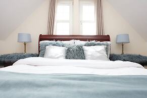 Greenknowes Entire Private Estate