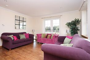 Greenknowes Entire Private Estate