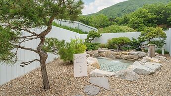 Laetari Pension, Gyeongju