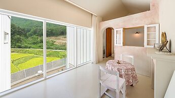 Laetari Pension, Gyeongju