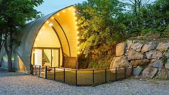 Jat Hyanggi Pureun Forest Campground